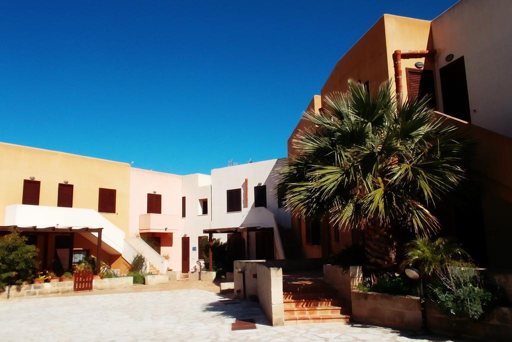 ファヴィニャーナ Casa Vacanze Di Anna E Seleneヴィラ エクステリア 写真